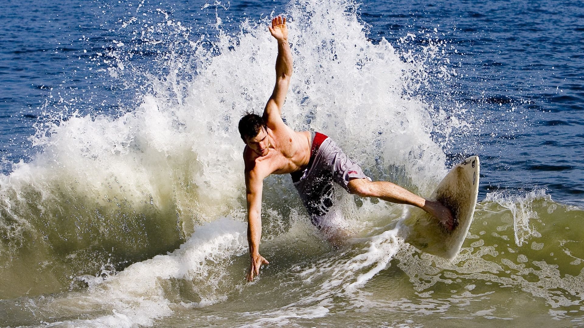 CS2 战队风格多样 战术多变，cs2lua